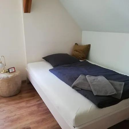 Ferienhaus Fuer Monteure Und Projektteams Mit 4 Schlafzimmern * 科尼斯乌特豪森